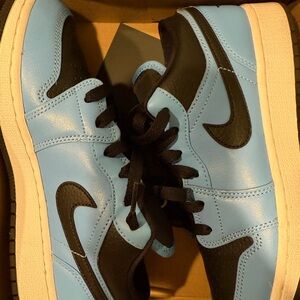 Air Jordan 1 Low 5.5y University Blue/black white